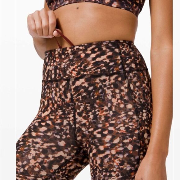 Lululemon invigorate high rise tight  motion flux multi gym workout - Picture 2 of 7